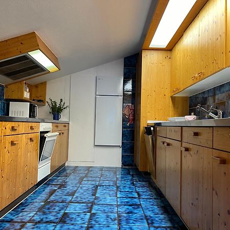 Chesa Dominium Apartment Berguen Bagian luar foto