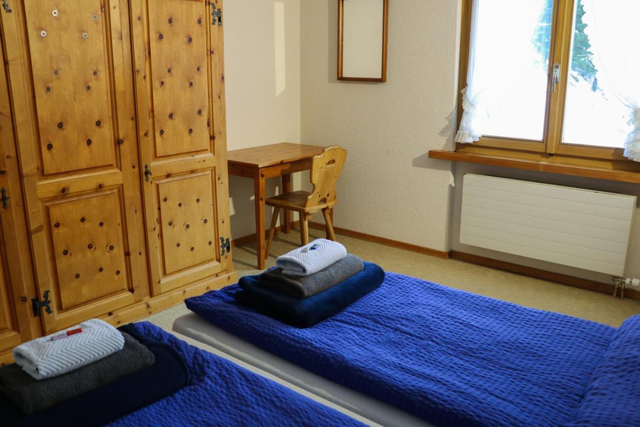 Chesa Dominium Apartment Berguen Bagian luar foto