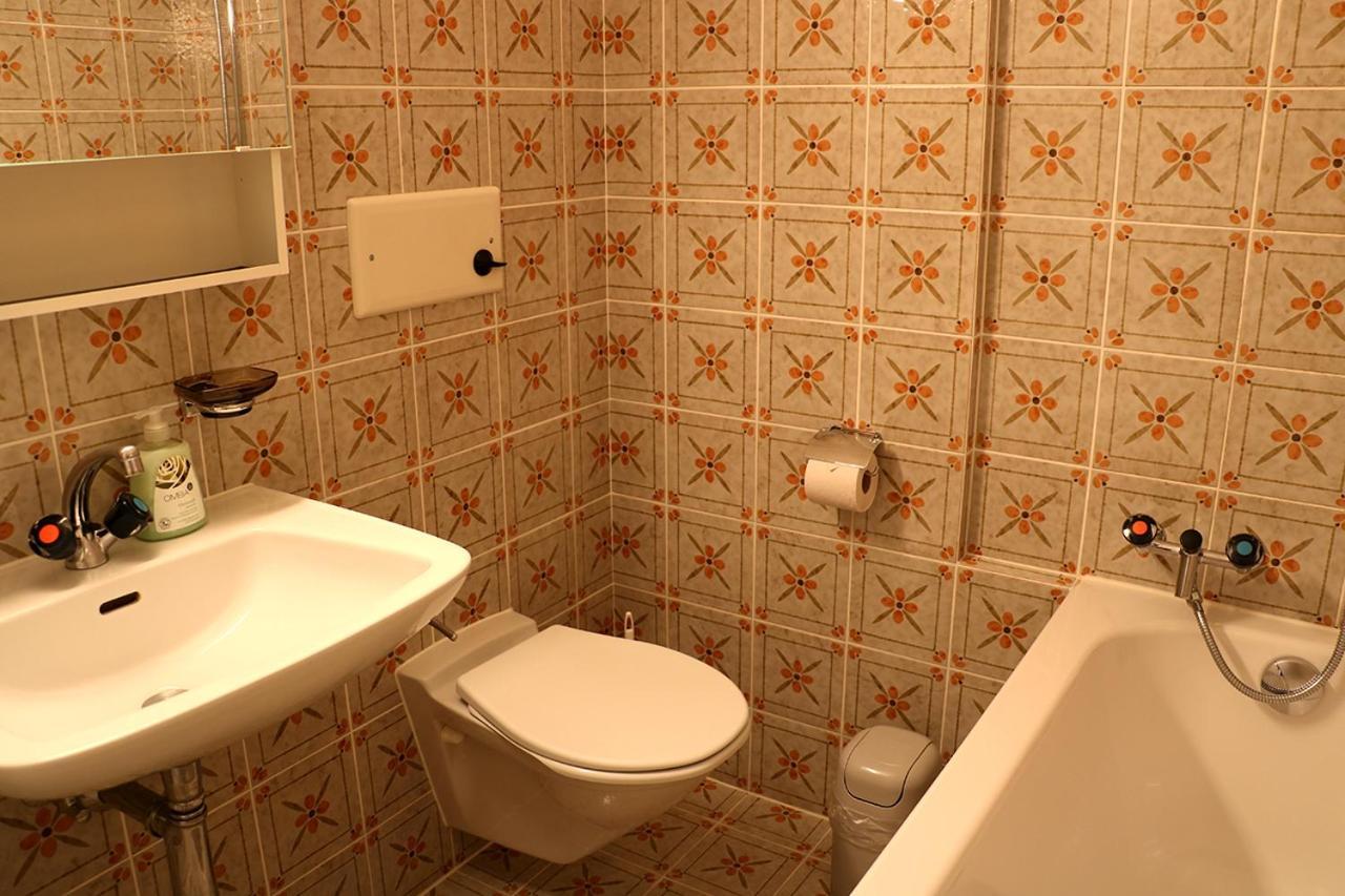 Chesa Dominium Apartment Berguen Bagian luar foto