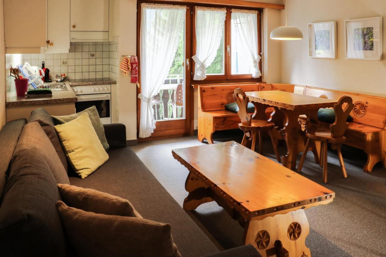 Chesa Dominium Apartment Berguen Bagian luar foto