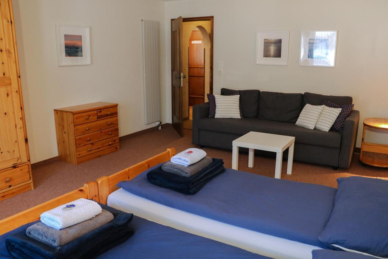 Chesa Dominium Apartment Berguen Bagian luar foto
