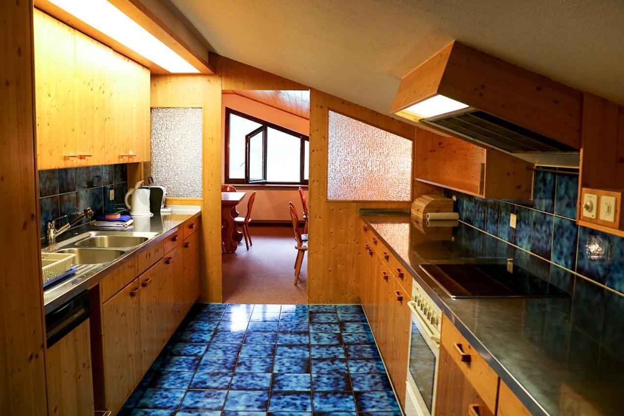 Chesa Dominium Apartment Berguen Bagian luar foto